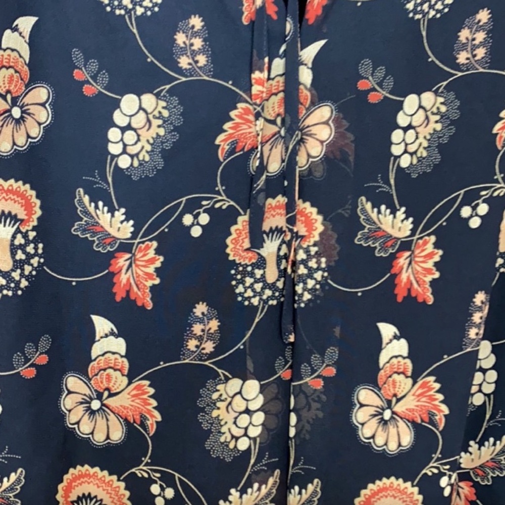 Max Studio Navy Floral Sleeveless Top - Medium - Picture 3 of 4